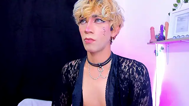 Snapshot of Cooperrosscute233 chatting on 10.26.25 Cooperrosscute233 online show from 10.26.25