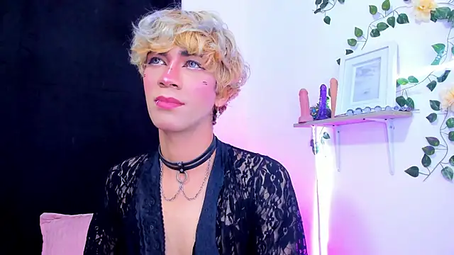 Snapshot of Cooperrosscute233 chatting on 10.26.25 Cooperrosscute233 online show from 10.26.25