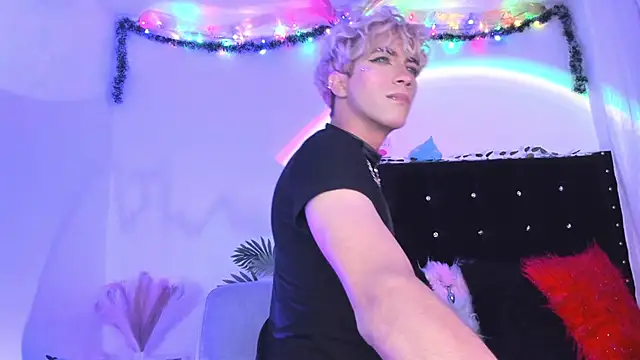 Snapshot of Cooperrosscute233 chatting on 12.03.25 Cooperrosscute233 online show from 12.03.25