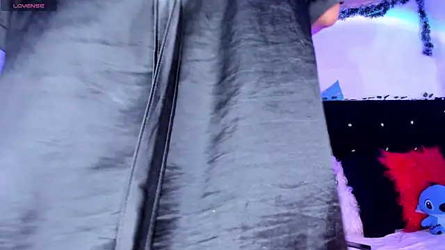 Cooperrosscute233 online show from 12.14.25