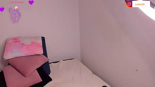 Brandy brown  online show from 09.30.25