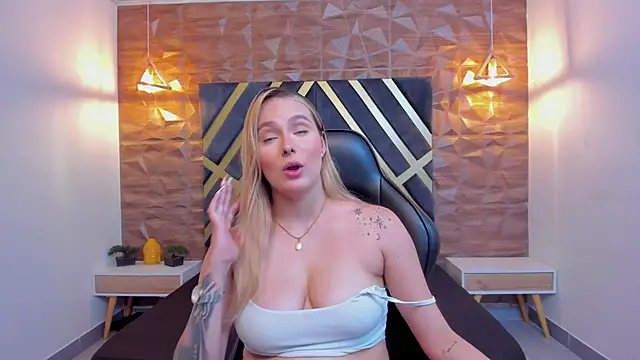 Emmaa white  online show from 01.16.26