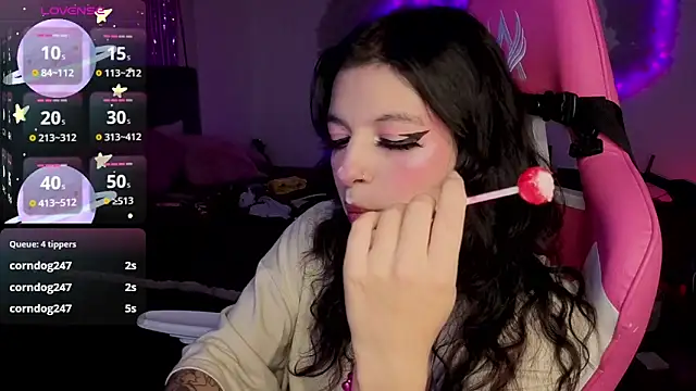 larah uwu online show from 03.24.26