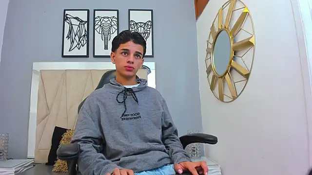 Snapshot of owen__johnson chatting on 10.03.25 owen johnson online show from 10.03.25