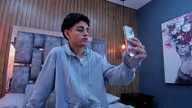 Snapshot of owen__johnson chatting on 11.19.25 owen johnson online show from 11.19.25