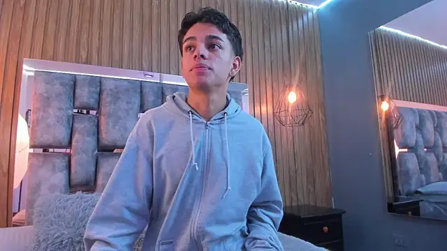 Snapshot of owen__johnson chatting on 11.26.25 owen johnson online show from 11.26.25