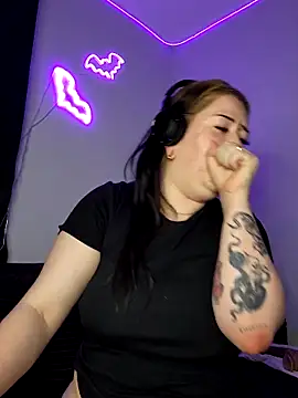 Snapshot of HarleyDemon666 chatting on 11.23.25 HarleyDemon666 online show from 11.23.25