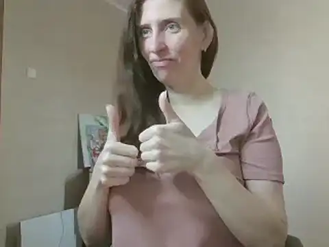 Snapshot of CandiCole chatting on 09.27.25 CandiCole online show from 09.27.25