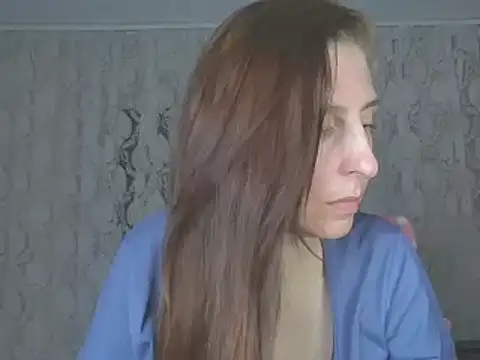 Snapshot of CandiCole chatting on 10.30.25 CandiCole online show from 10.30.25