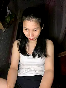 Snapshot of MinHiNi chatting on 09.30.25 MinHiNi online show from 09.30.25