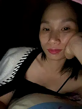 Snapshot of MinHiNi chatting on 11.10.25 MinHiNi online show from 11.10.25