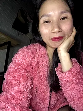 Snapshot of MinHiNi chatting on 12.01.25 MinHiNi online show from 12.01.25