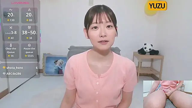 Snapshot of yuzukichi_jp chatting on 09.28.25 yuzukichi jp online show from 09.28.25