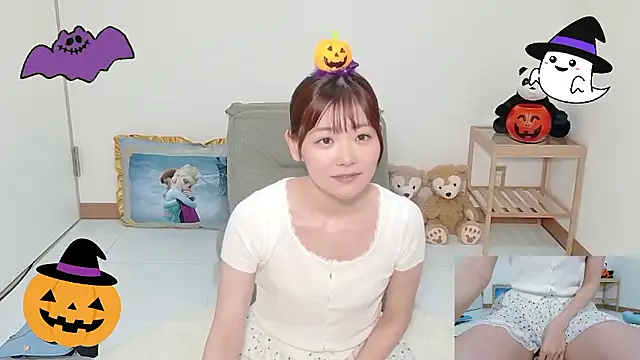 Snapshot of yuzukichi_jp chatting on 10.31.25 yuzukichi jp online show from 10.31.25