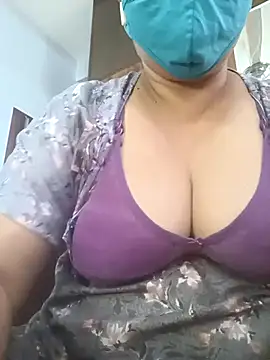 Snapshot of Tamil_Sivani chatting on 10.18.25 Tamil Sivani online show from 10.18.25