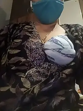 Snapshot of Tamil_Sivani chatting on 10.19.25 Tamil Sivani online show from 10.19.25