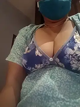 Snapshot of Tamil_Sivani chatting on 10.21.25 Tamil Sivani online show from 10.21.25