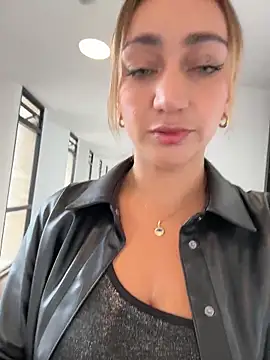 Ninabigtitied online show from 03.08.26