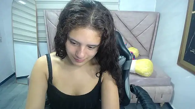 Snapshot of Velvet_Moon_V chatting on 09.10.25 Velvet Moon V online show from 09.10.25