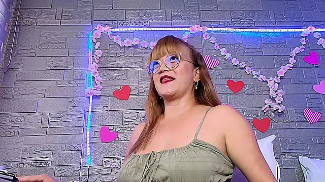 naomi diamond  online show from 12.14.25