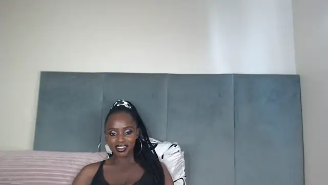 Snapshot of Jah-Queen chatting on 04.08.26 Jah-Queen online show from 04.08.26