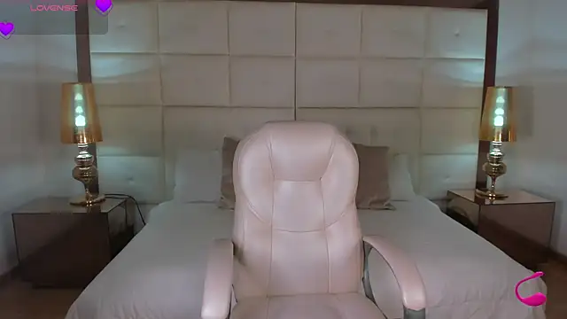 Snapshot of Emmy_jacksson chatting on 11.30.25 Emmy jacksson online show from 11.30.25