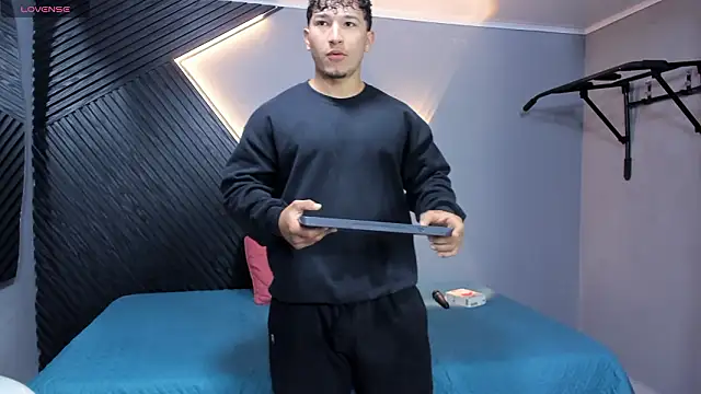 Horny nick18 online show from 03.19.26