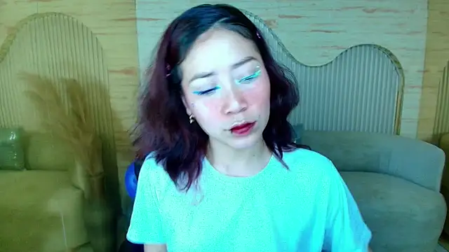 Snapshot of valentina_r_ chatting on 10.19.25 valentina r online show from 10.19.25