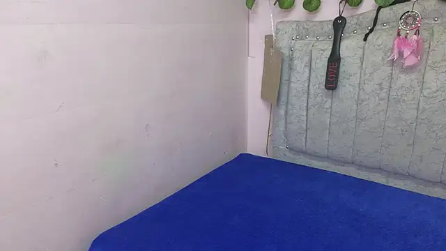 katalinathxandbritney1 online show from 09.26.25