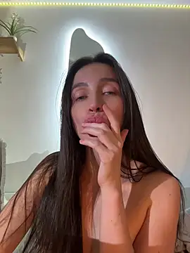 Snapshot of karinasantos_ chatting on 07.15.26 karinasantos online show from 07.15.26