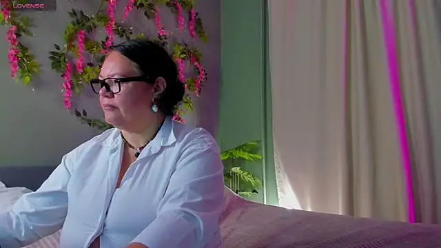 Snapshot of sandra_jackson chatting on 11.07.25 sandra jackson online show from 11.07.25