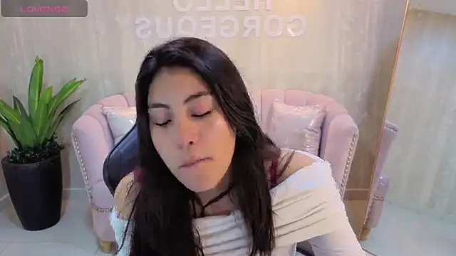 Snapshot of Zoe_Blaze_A chatting on 10.10.25 Zoe Blaze A online show from 10.10.25