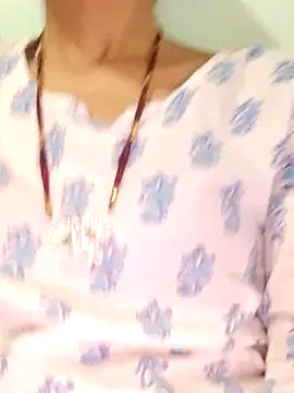 Snapshot of poojam93 chatting on 09.19.25 poojam93 online show from 09.19.25