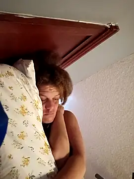 sarahkat86 online show from 11.16.25