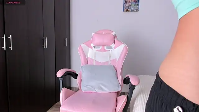 kendal hot01 online show from 02.23.26