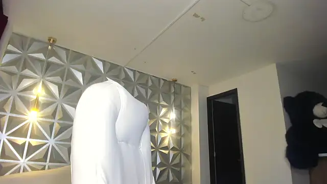 hellen tease online show from 12.19.25