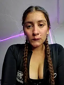 aytanna torrez online show from 11.02.25