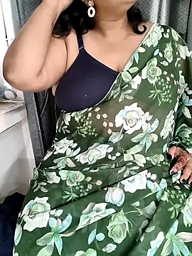 Snapshot of Swapna_Hyd chatting on 12.16.25 Swapna Hyd online show from 12.16.25