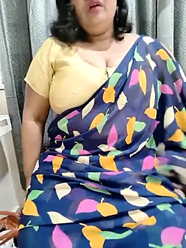 Snapshot of Swapna_Hyd chatting on 12.17.25 Swapna Hyd online show from 12.17.25