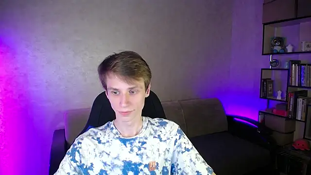 yes cute boy  online show from 10.17.25