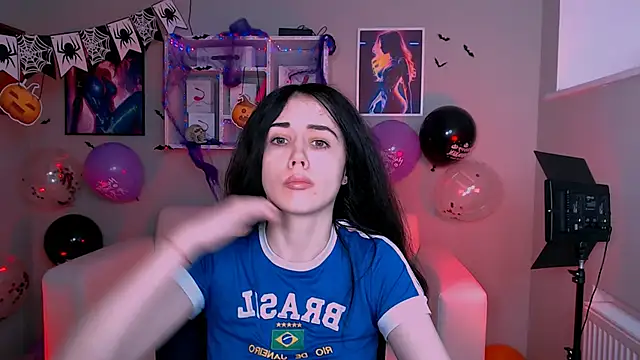 Snapshot of riley_sanders chatting on 10.24.25 riley sanders online show from 10.24.25