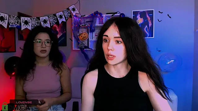 Snapshot of riley_sanders chatting on 10.30.25 riley sanders online show from 10.30.25