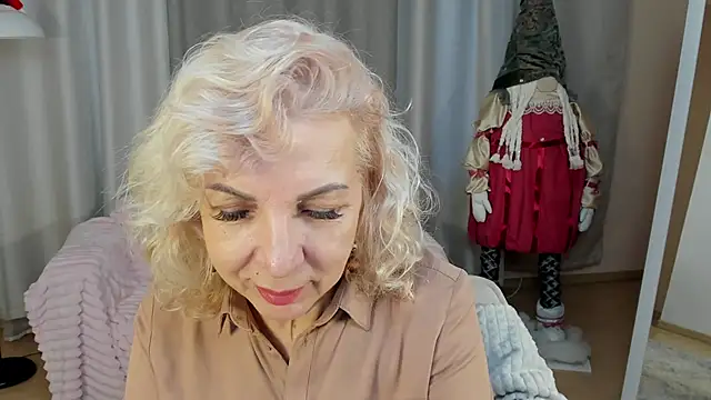 LiliaMoons online show from 01.10.26