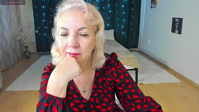 LiliaMoons online show from 03.18.26