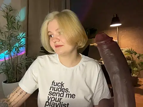 MoonIvy  online show from 03.21.26