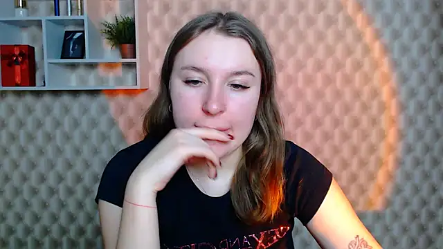 Snapshot of JuliaTopp_ chatting on 01.19.26 JuliaTopp online show from 01.19.26