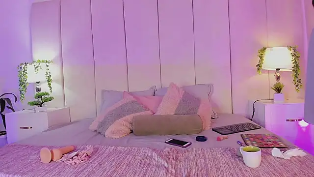 Snapshot of mia_rousse25 chatting on 09.25.25 mia rousse25 online show from 09.25.25