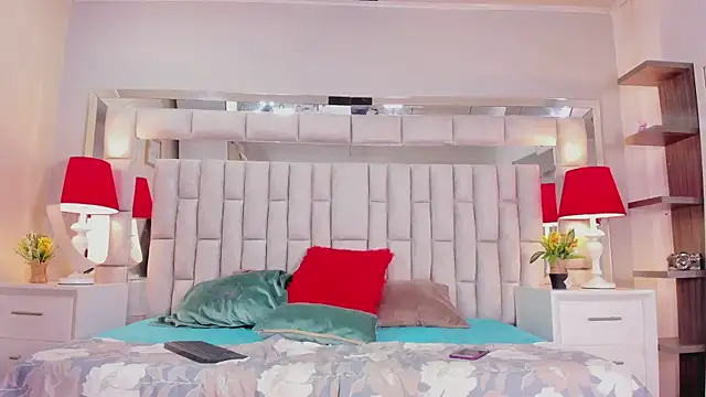 Snapshot of mia_rousse25 chatting on 10.04.25 mia rousse25 online show from 10.04.25