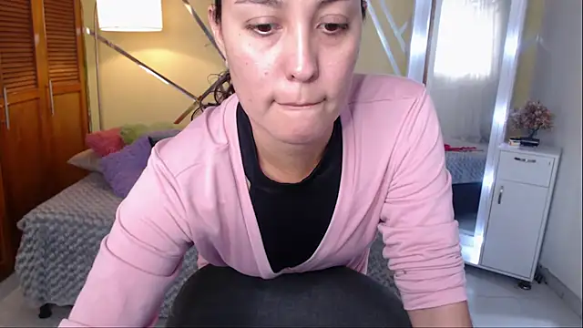 shirleyrojas online show from 10.18.25