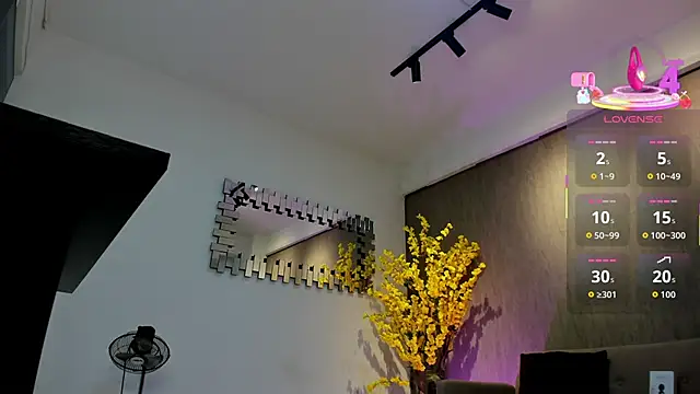 lily cash1 online show from 11.07.25